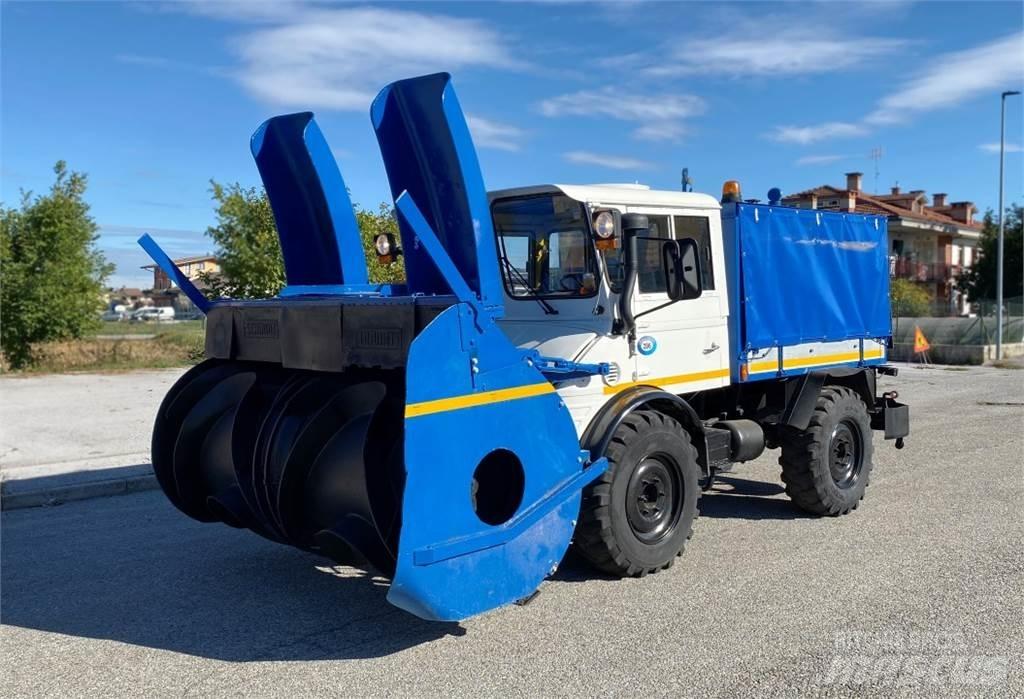Mercedes-Benz UNIMOG Snežne daske i plugovi