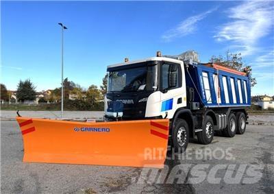 Scania P500 XT 8X4 Snežne daske i plugovi