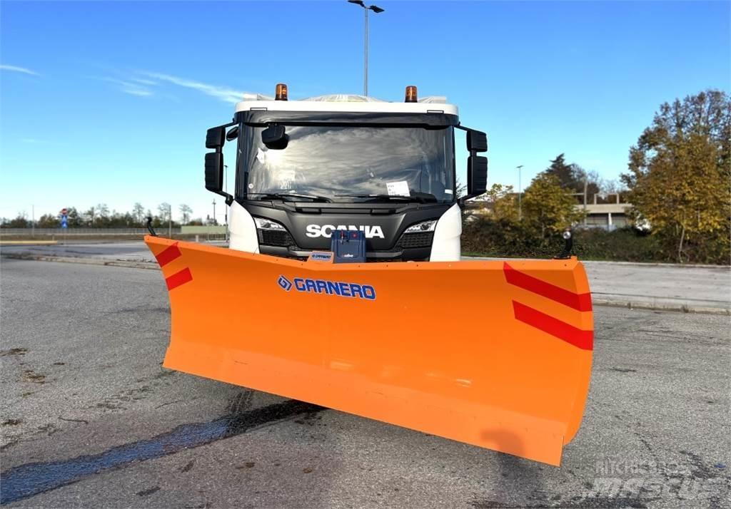 Scania P500 XT 8X4 Snežne daske i plugovi