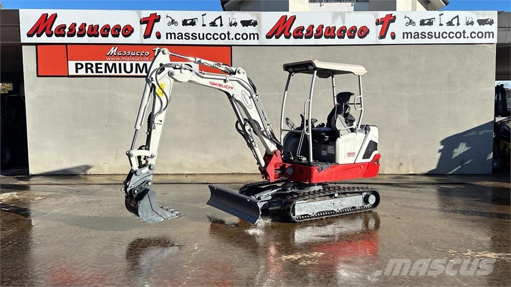 Takeuchi TB225 Mini bageri < 7t