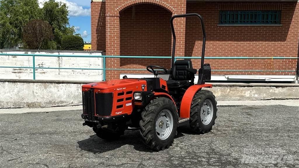  Tigretrac 3800 4x4 Snežne daske i plugovi