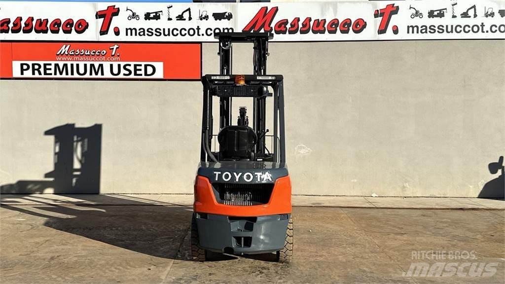 Toyota 52-8FDF30 Dizelski viljuškari