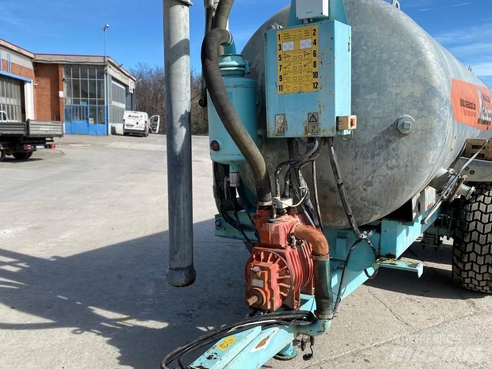 Vaia MB 141 Kamioni cisterne
