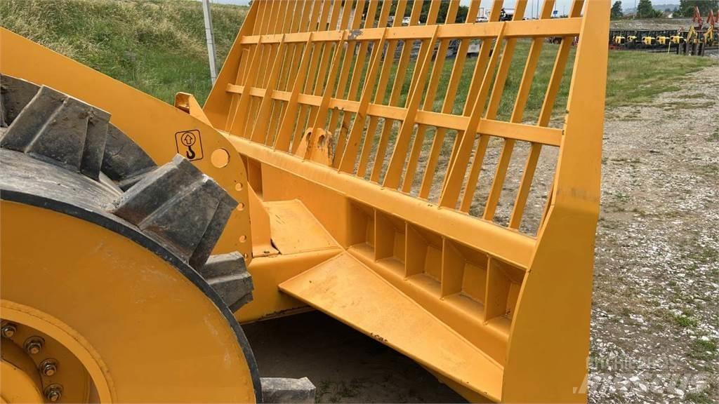 Vandel Quantum QS260 Buldožeri guseničari