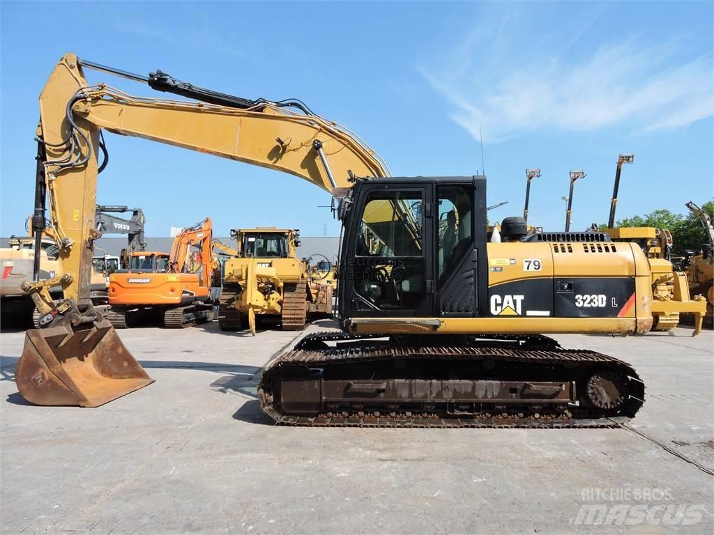 CAT 323D Bageri guseničari