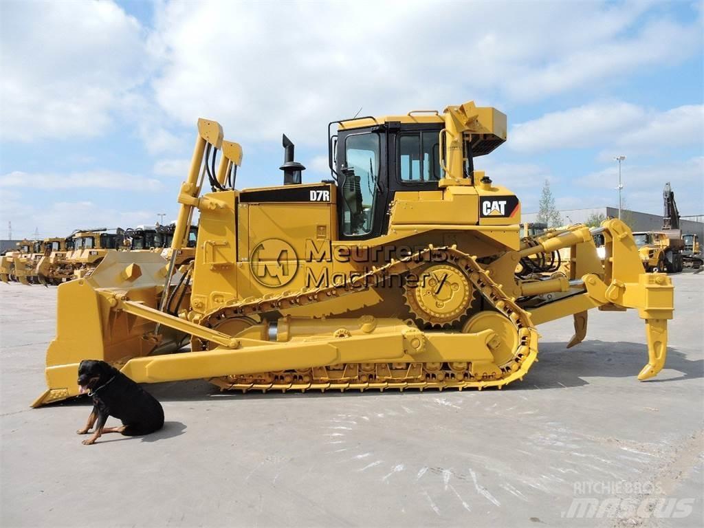 CAT D7R Buldožeri
