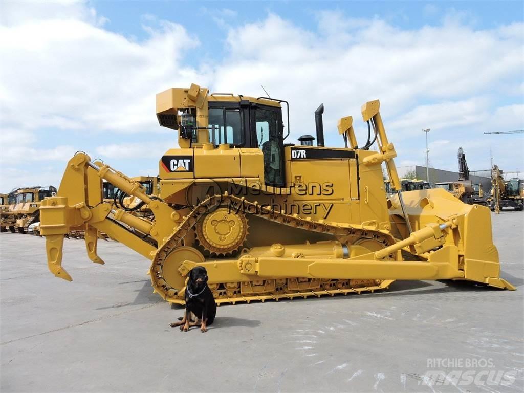 CAT D7R Buldožeri