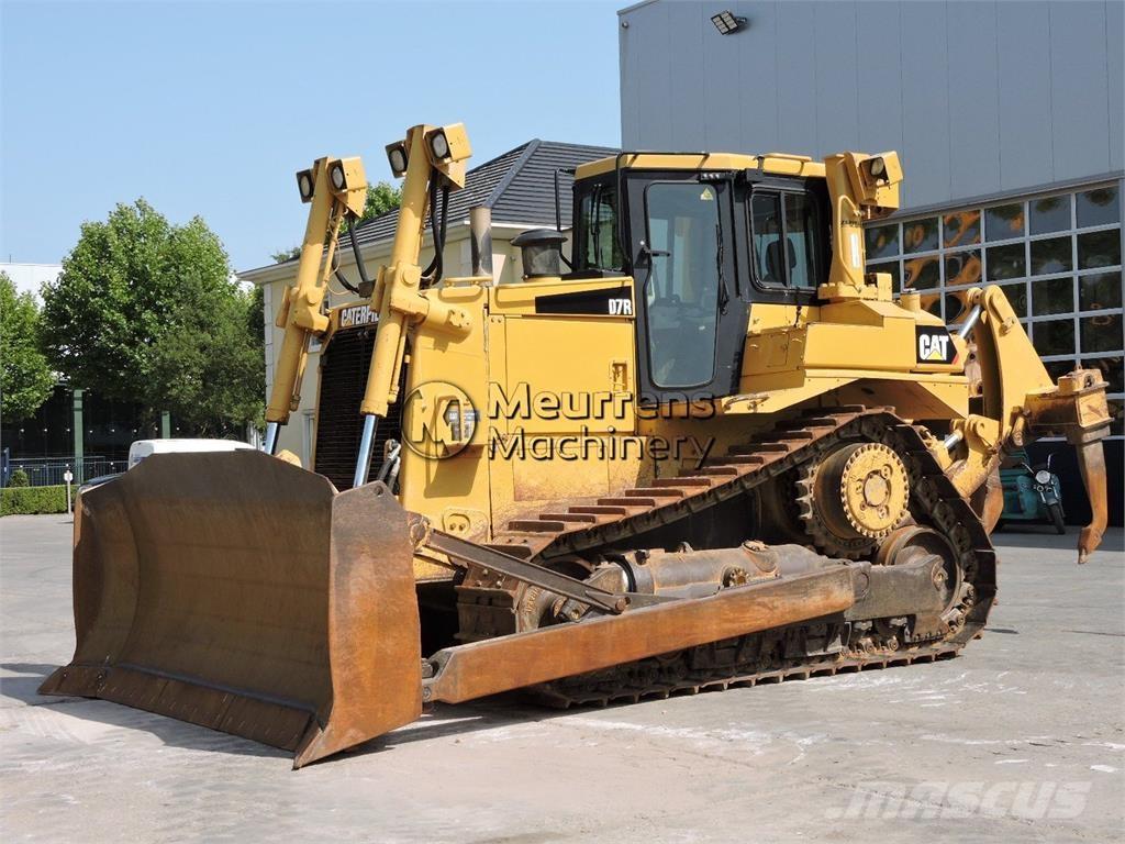 CAT D7R Buldožeri