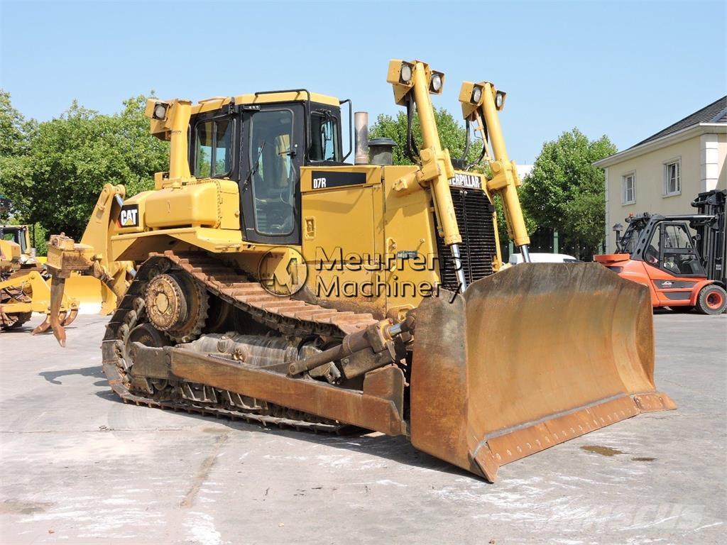 CAT D7R Buldožeri