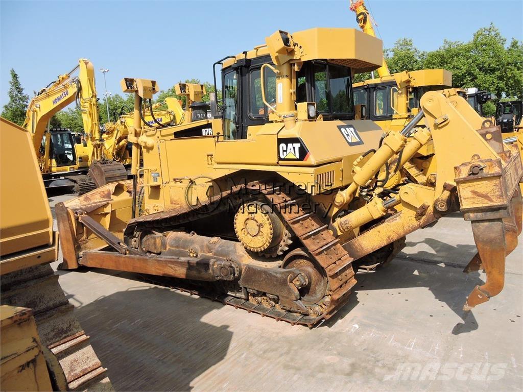 CAT D7R Buldožeri