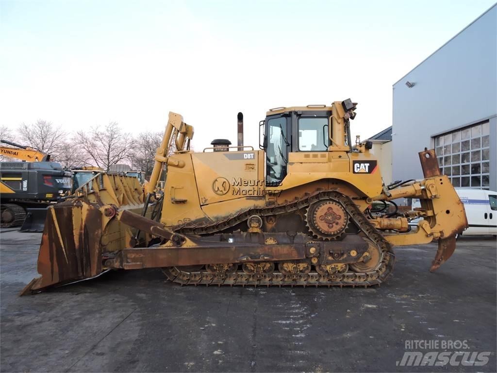 CAT D8T Buldožeri
