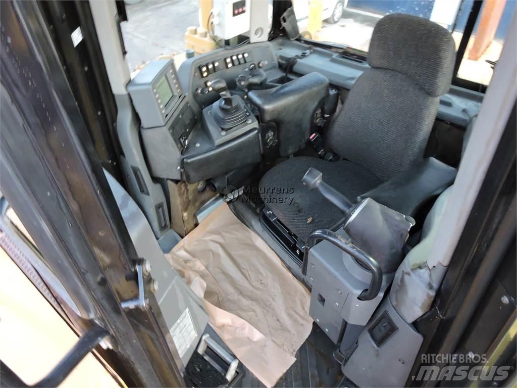 CAT D8T Buldožeri