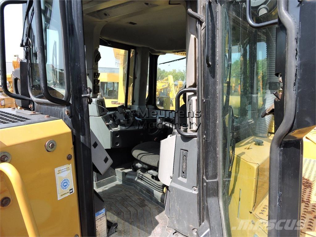 CAT D8T GERMAN Buldožeri