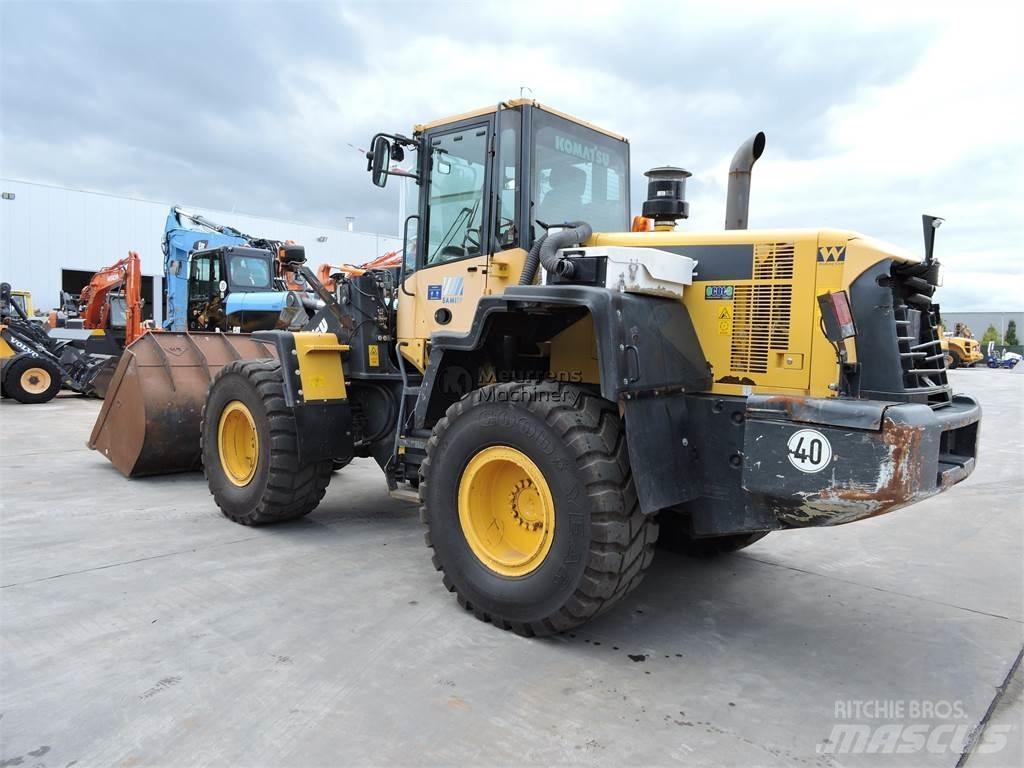 Komatsu WA320 Utovarivači na točkove