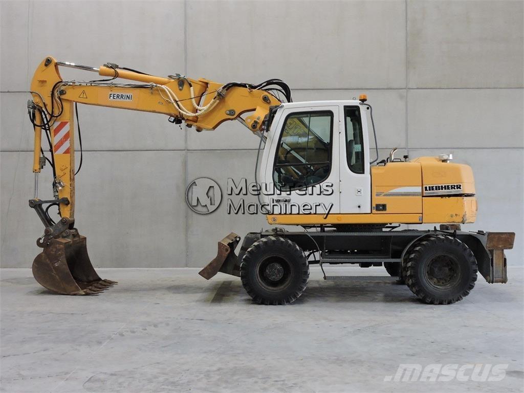 Liebherr A312 Bageri točkaši