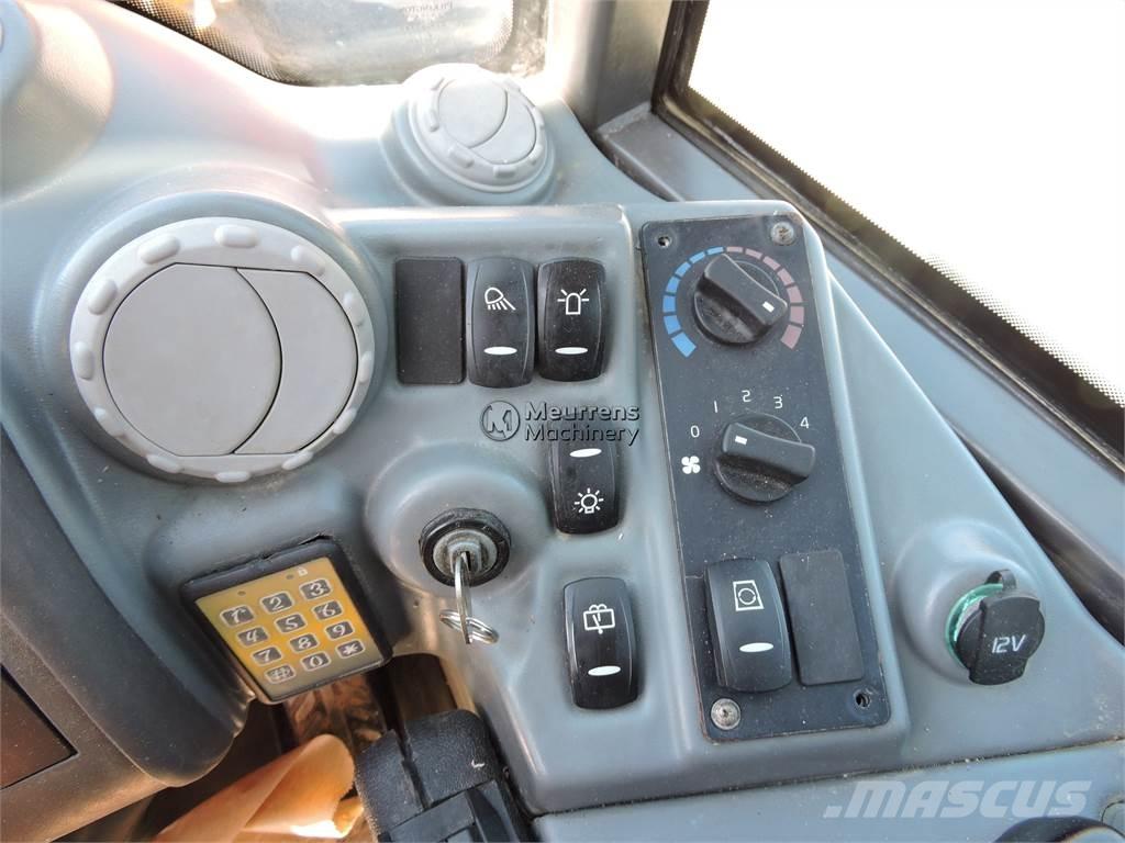 Volvo L25F + FORK Utovarivači na točkove