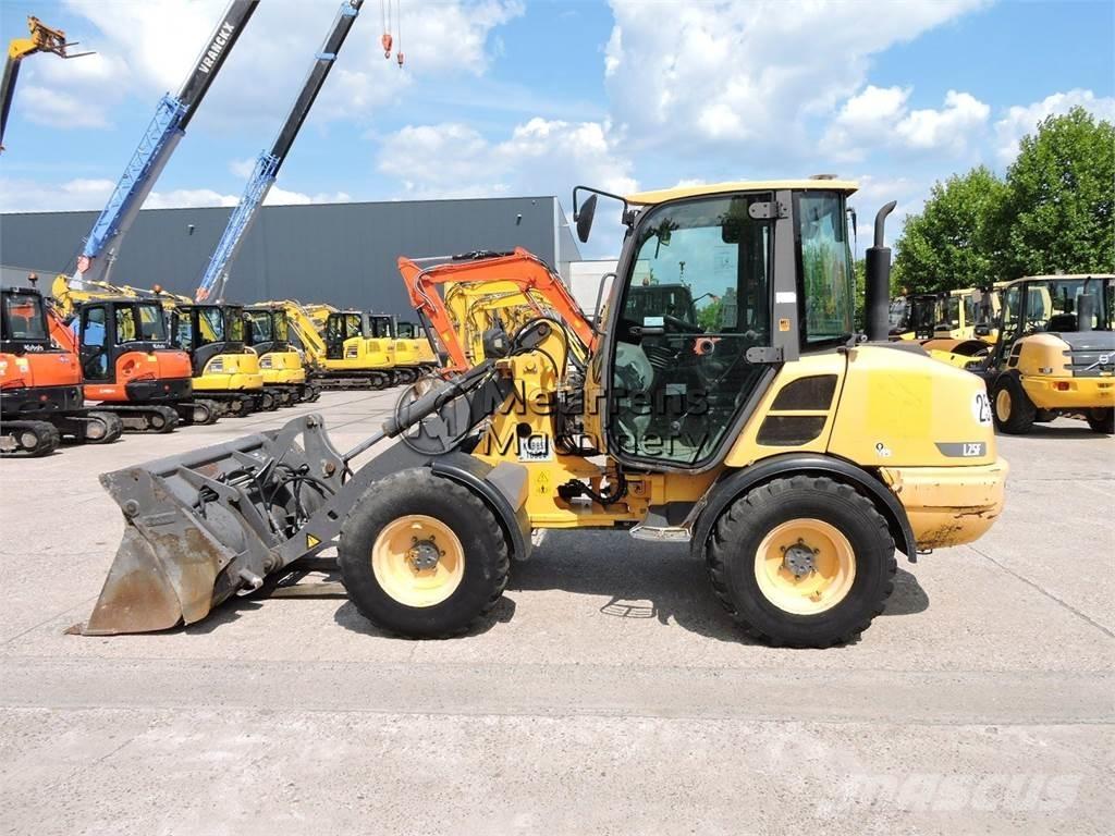 Volvo L25F + FORK Utovarivači na točkove