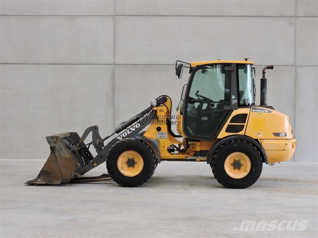 Volvo L25F + FORK Utovarivači na točkove