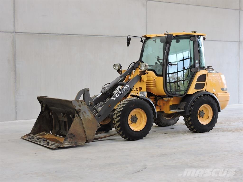 Volvo L25F + FORK Utovarivači na točkove