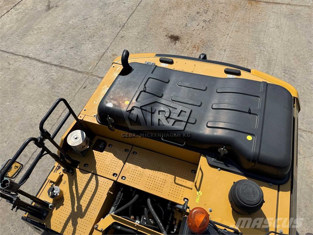 CAT 323 EL Bageri guseničari