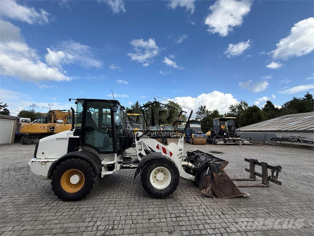 CAT 908M Utovarivači na točkove