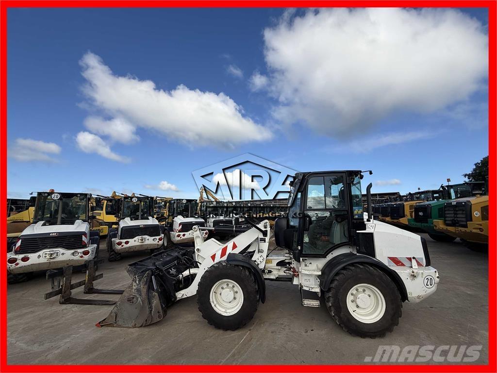 CAT 908M Utovarivači na točkove