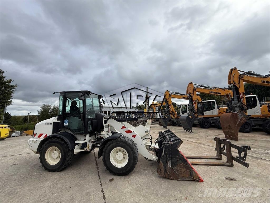 CAT 908M Utovarivači na točkove