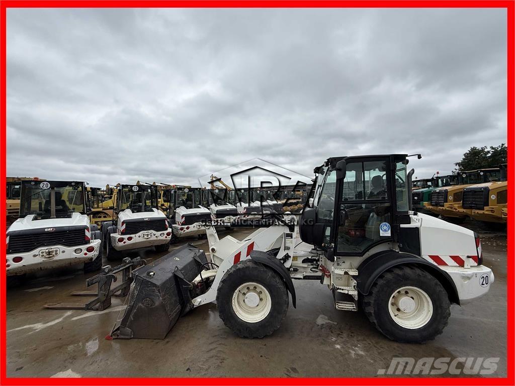 CAT 908M Utovarivači na točkove