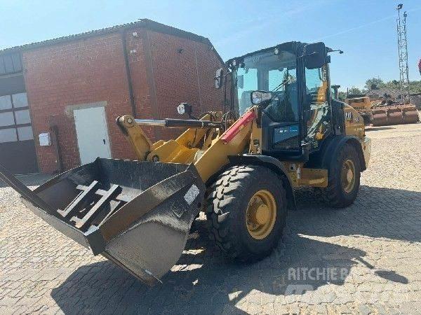 CAT 906 Utovarivači na točkove