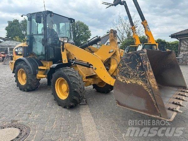CAT 908 Utovarivači na točkove