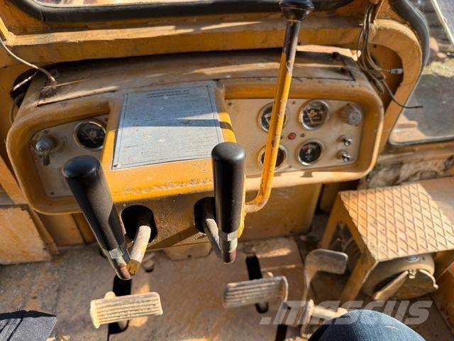 CAT D6C Buldožeri guseničari