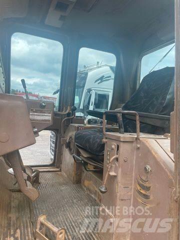CAT D6D Buldožeri guseničari