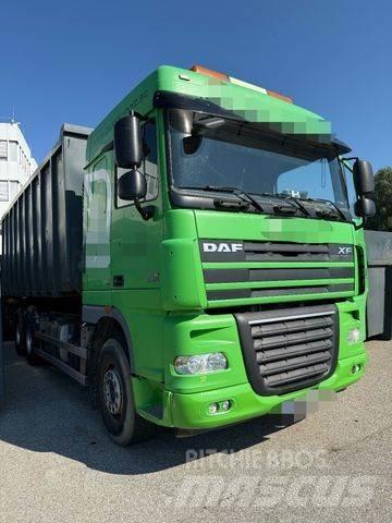 DAF FAS XF 105 Rol kiper kamioni sa kukom za podizanje tereta