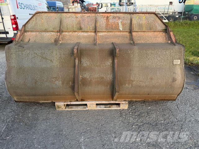  DIV. SCHAUFEL Utovarivači na točkove