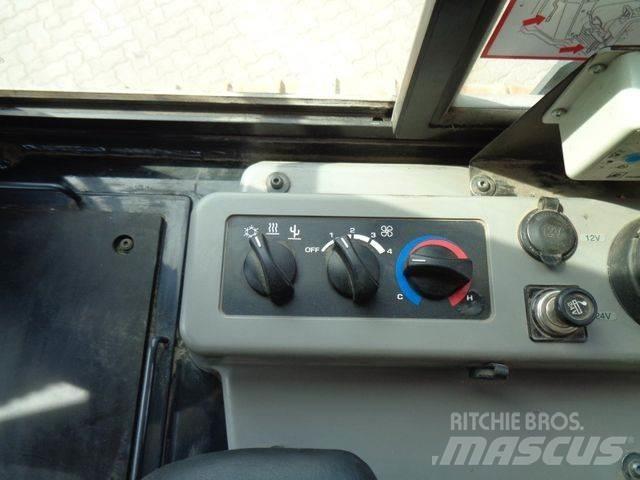 Komatsu D61 PX-24 Buldožeri guseničari