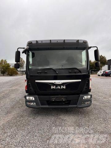 MAN 8.220 Pik up kamioni