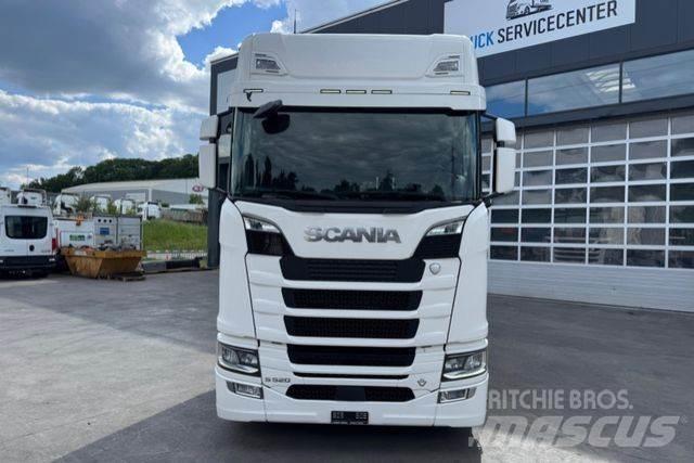 Scania S520 V8 4x2 Tegljači