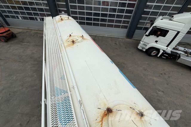 Spitzer 34m3 Poluprikolice cisterne