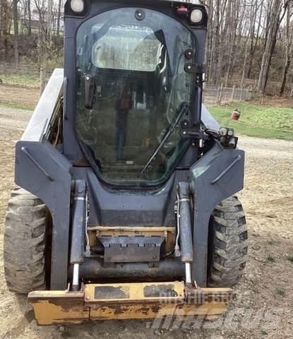 John Deere 318D Ostalo za građevinarstvo