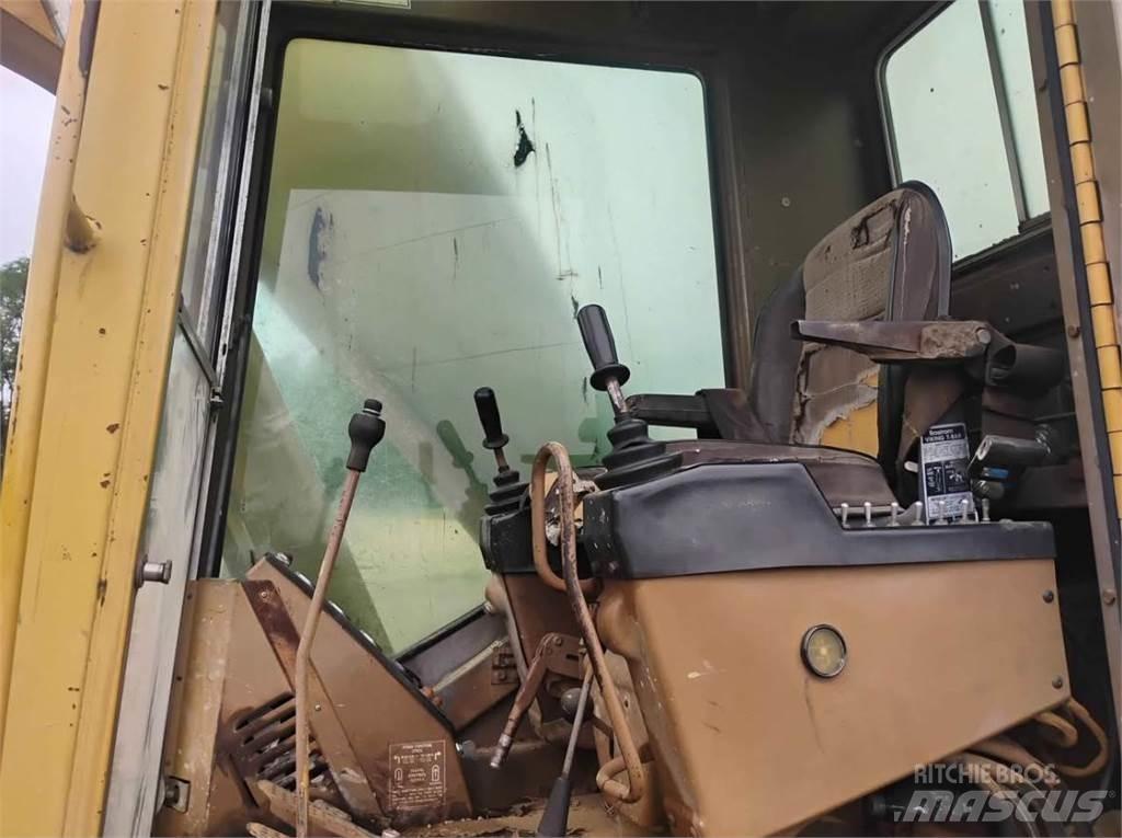 CAT 225 LC Bageri guseničari