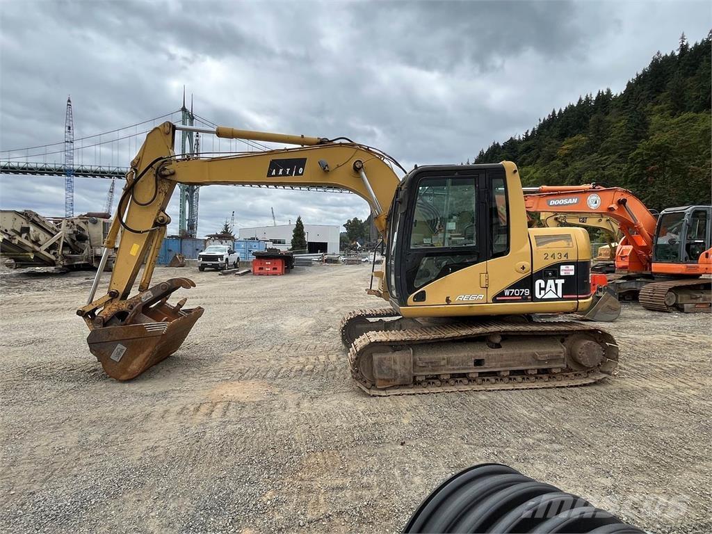 CAT 311C Bageri guseničari