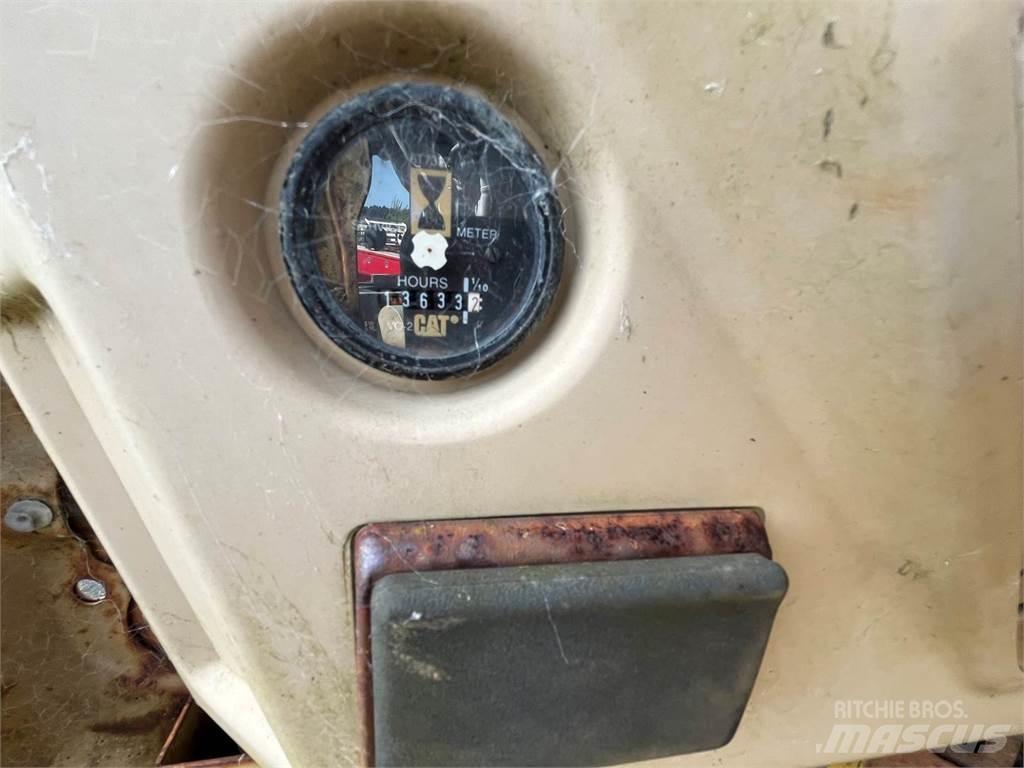CAT 320 Bageri guseničari