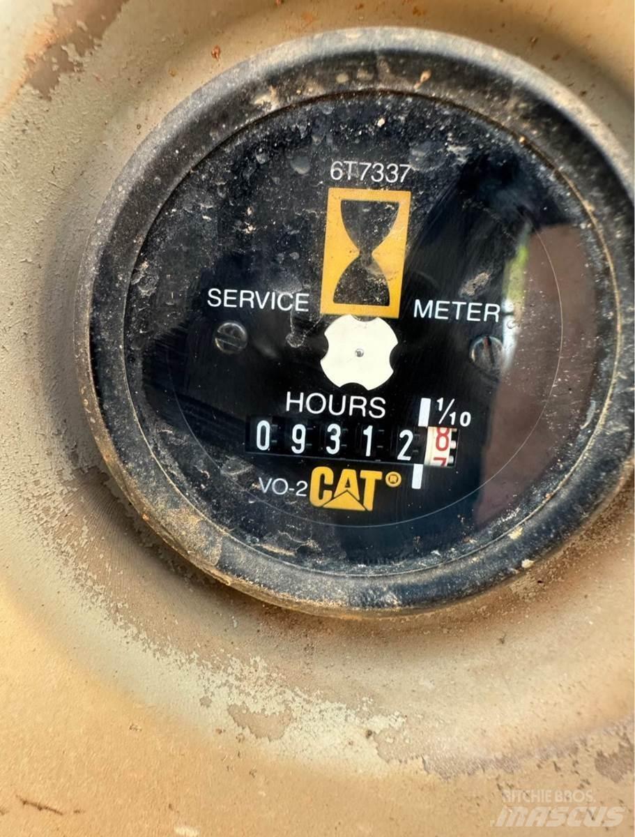 CAT 320L Bageri guseničari