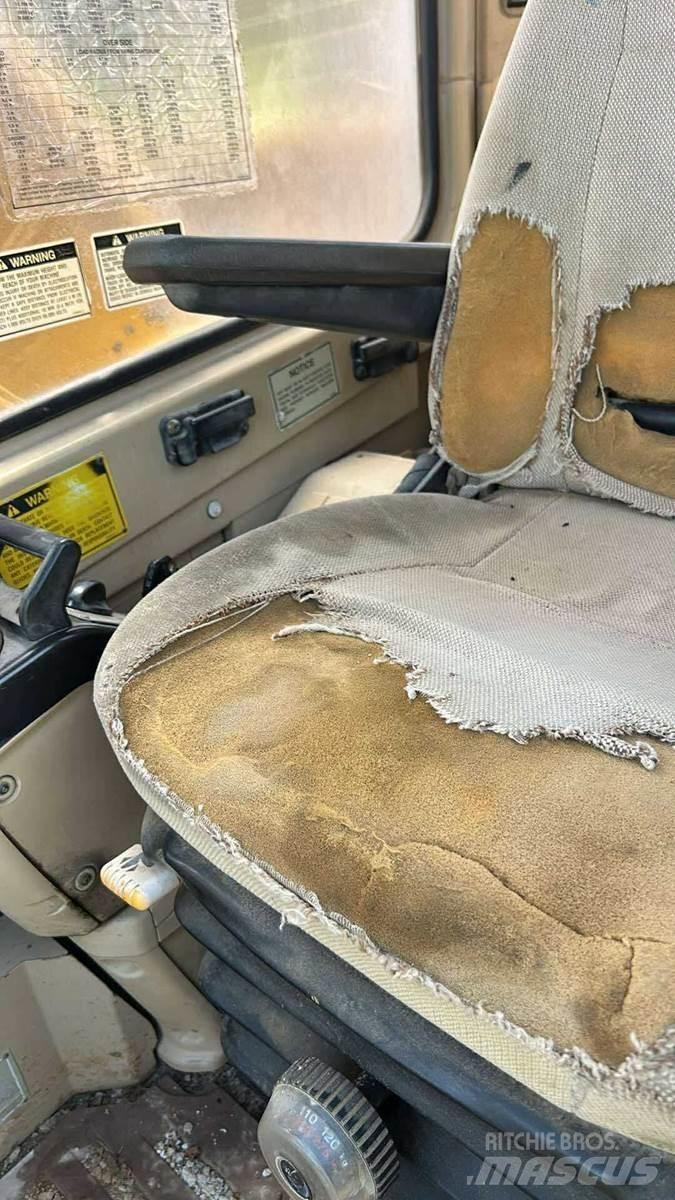 CAT 320L Bageri guseničari
