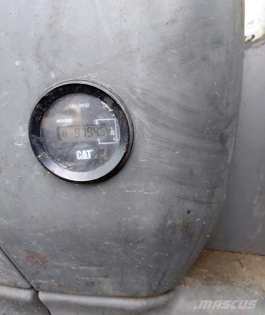 CAT 324D Bageri guseničari