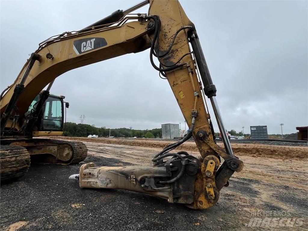 CAT 330DL Bageri guseničari