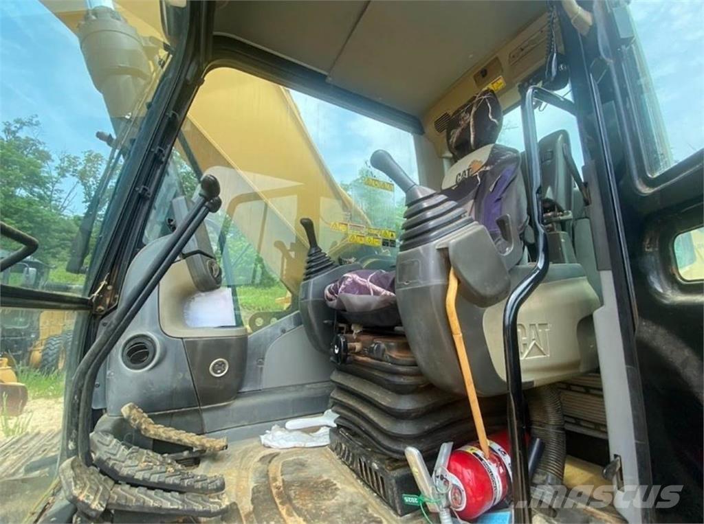 CAT 330DL Bageri guseničari