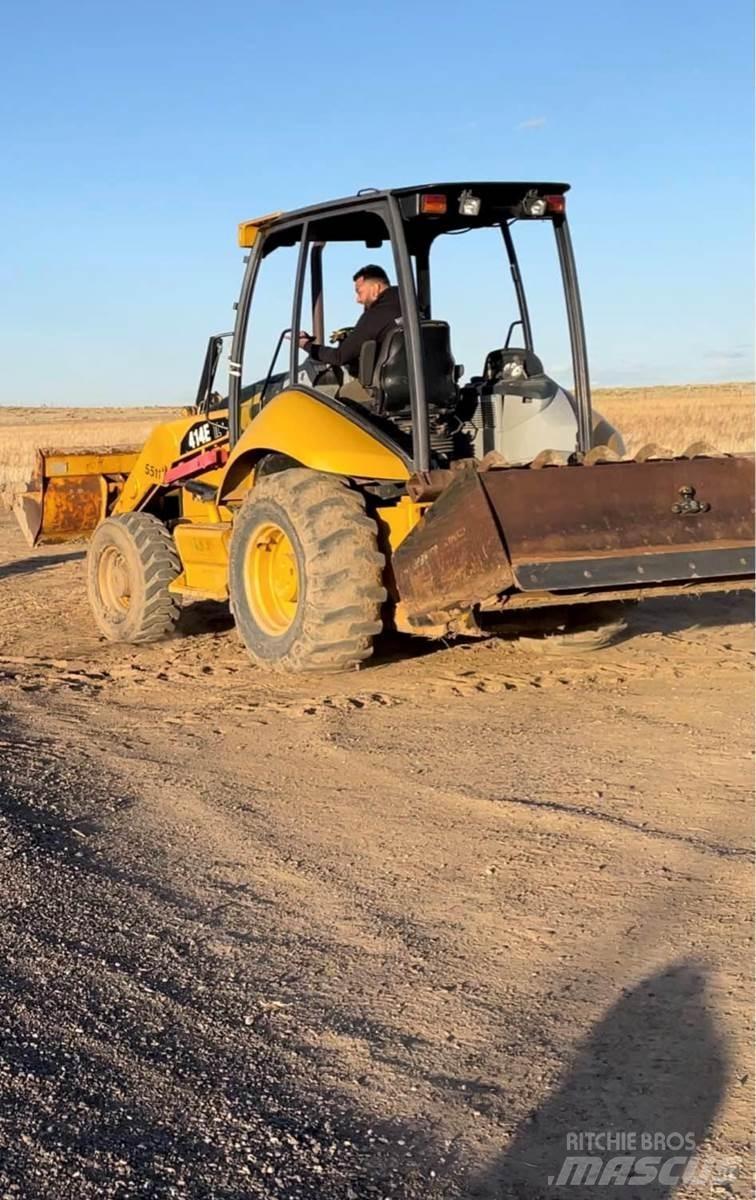 CAT 414E Mašine za nošenje alata