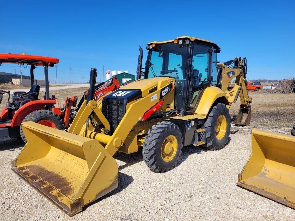 CAT 420F2 Rovokopači