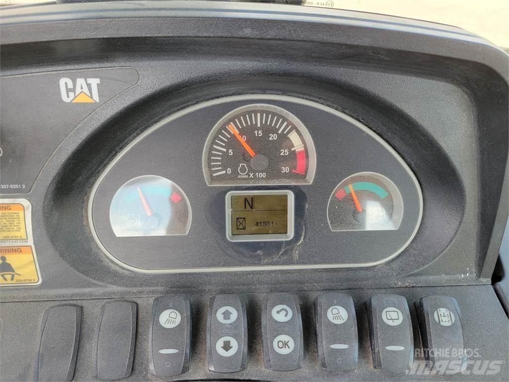 CAT 450F Rovokopači